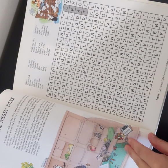 Vintage Disney's Wonderful World of Year Book 1983 - Picture 5 of 11